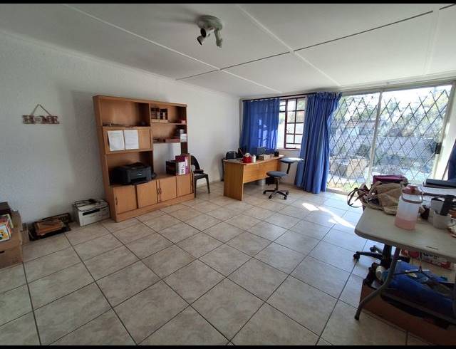 3 BEDROOM HOUSE FOR SALE IN BIRCHLEIGH NORTH